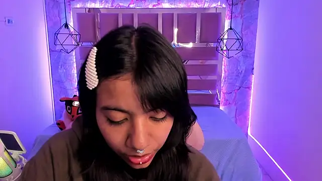 Nami usagi online show from 6, 12, 2024