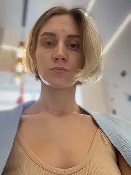 Snapshot of Feral_berry_8133 chatting on 4, 1, 2025 Feral berry 8133 online show from 4, 1, 2025