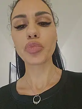 Lorettelorena online show from 27, 6, 2026