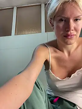 Snapshot of Keylili chatting on 2, 4, 2026 Keylili online show from 2, 4, 2026