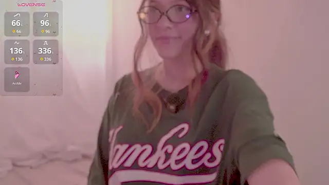 Snapshot of HannaMoom chatting on 12, 3, 2026 HannaMoom online show from 12, 3, 2026