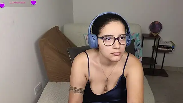 Snapshot of blue__moon_ chatting on 14, 1, 2026 blue moon online show from 14, 1, 2026