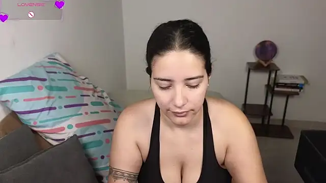 Snapshot of blue__moon_ chatting on 2, 3, 2026 blue moon online show from 2, 3, 2026