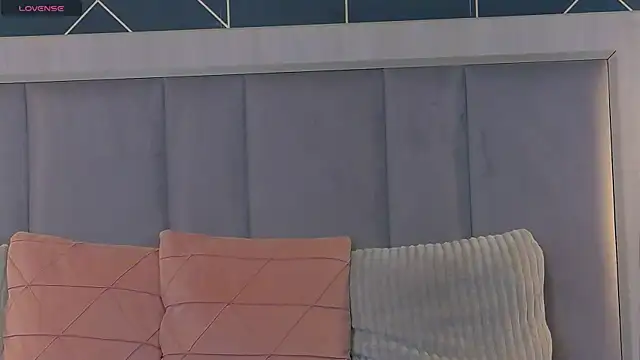 EmyLaveau online show from 11, 11, 2025