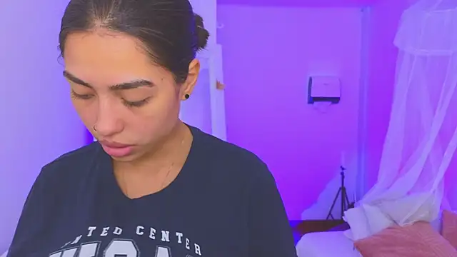 Snapshot of samantha_bss chatting on 13, 12, 2024 samantha bss online show from 13, 12, 2024