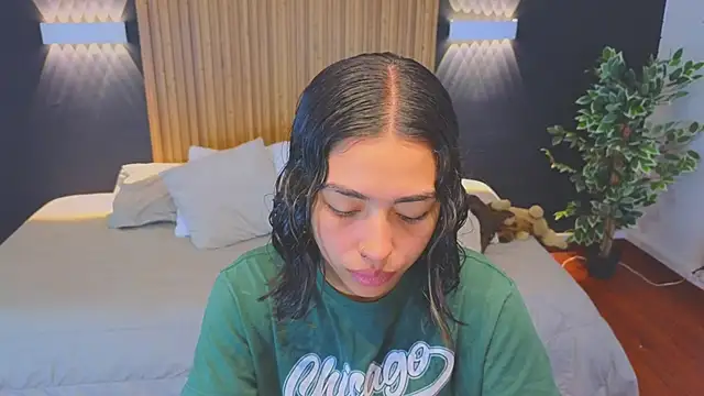 Snapshot of samantha_bss chatting on 14, 1, 2025 samantha bss online show from 14, 1, 2025