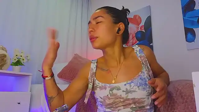 Snapshot of samantha_bss chatting on 10, 3, 2025 samantha bss online show from 10, 3, 2025