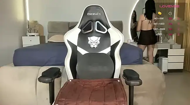 Snapshot of Rogueblaze chatting on 15, 3, 2025 Rogueblaze online show from 15, 3, 2025