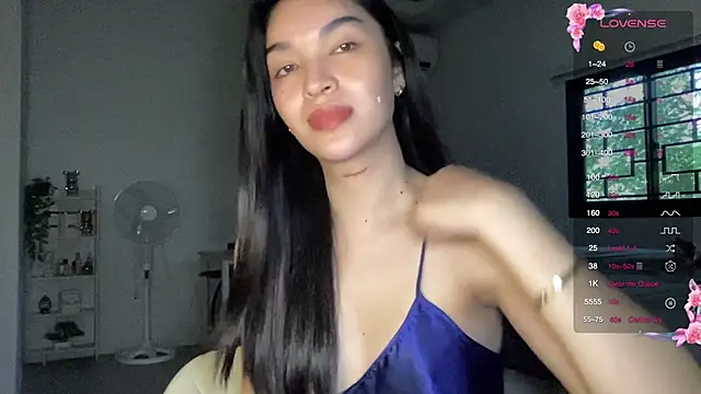 Snapshot of Rogueblaze chatting on 14, 12, 2025 Rogueblaze online show from 14, 12, 2025