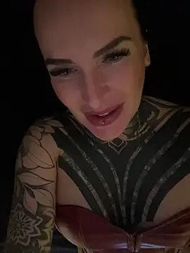 InkedBiitch online show from 24, 12, 2024