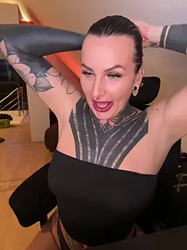Snapshot of InkedBiitch chatting on 29, 3, 2026 InkedBiitch online show from 29, 3, 2026