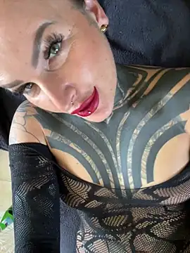 Snapshot of InkedBiitch chatting on 23, 4, 2026 InkedBiitch online show from 23, 4, 2026