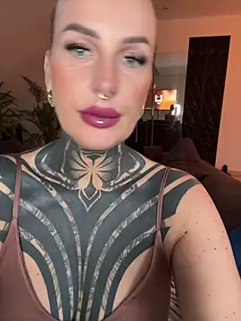 Snapshot of InkedBiitch chatting on 25, 4, 2026 InkedBiitch online show from 25, 4, 2026