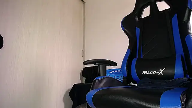 Snapshot of MAXJONES_2 chatting on 29, 3, 2026 MAXJONES 2 online show from 29, 3, 2026