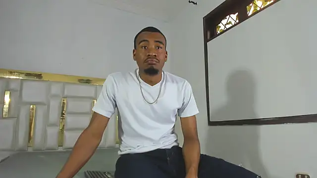 Snapshot of Kylieandjhonny chatting on 18, 2, 2025 Kylieandjhonny online show from 18, 2, 2025