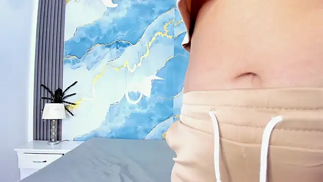 Snapshot of Kylieandjhonny chatting on 28, 10, 2025 Kylieandjhonny online show from 28, 10, 2025