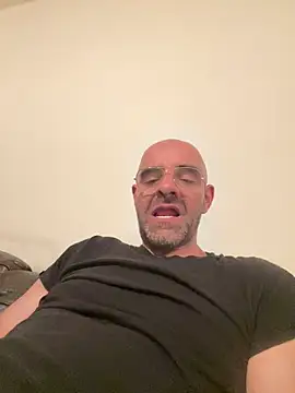slim1976006 online show from 7, 6, 2026