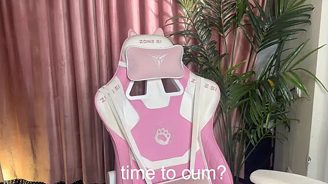 Snapshot of 01_lili_01 chatting on 30, 9, 2025 01 lili 01 online show from 30, 9, 2025