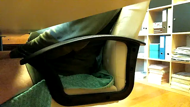 Snapshot of leccaleccafiga chatting on 2, 4, 2026 leccaleccafiga online show from 2, 4, 2026