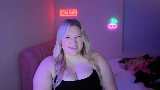 Snapshot of PiggyRose chatting on 8, 1, 2026 PiggyRose online show from 8, 1, 2026