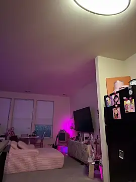 PiggyRose online show from 7, 4, 2026