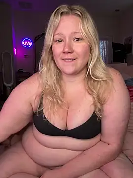 Snapshot of PiggyRose chatting on 6, 5, 2026 PiggyRose online show from 6, 5, 2026