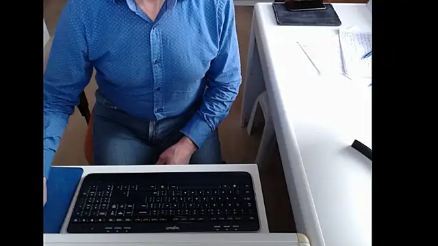 Snapshot of dutchpornking chatting on 3, 11, 2025 dutchpornking online show from 3, 11, 2025