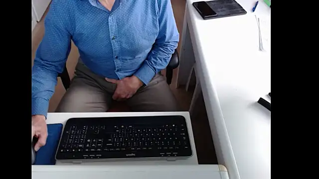 Snapshot of dutchpornking chatting on 13, 11, 2025 dutchpornking online show from 13, 11, 2025