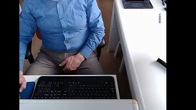 Snapshot of dutchpornking chatting on 25, 11, 2025 dutchpornking online show from 25, 11, 2025