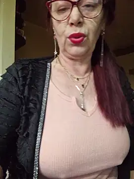 Snapshot of Chriss_Tinaa chatting on 18, 4, 2026 Chriss Tinaa online show from 18, 4, 2026