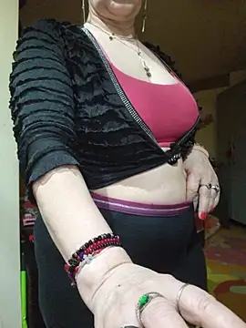 Snapshot of Chriss_Tinaa chatting on 21, 4, 2026 Chriss Tinaa online show from 21, 4, 2026