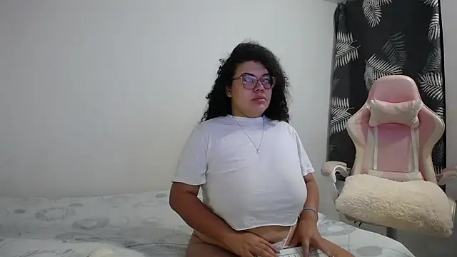 mabigomez00 online show from 9, 9, 2025