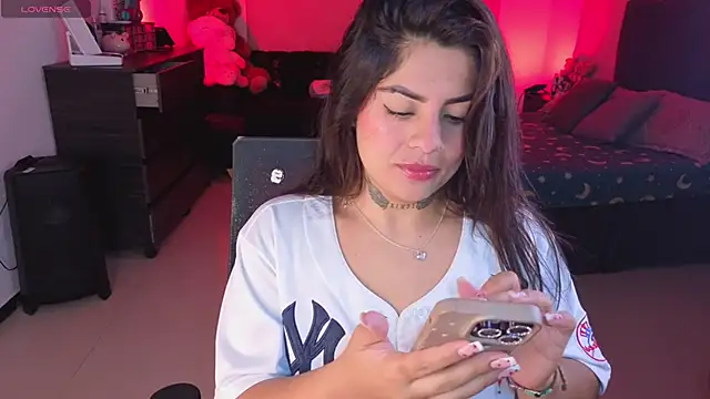 Snapshot of Catalinaa_martinez chatting on 23, 5, 2026 Catalinaa martinez online show from 23, 5, 2026