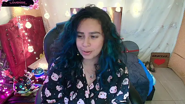 Snapshot of elektra_32 chatting on 21, 12, 2024 elektra 32 online show from 21, 12, 2024