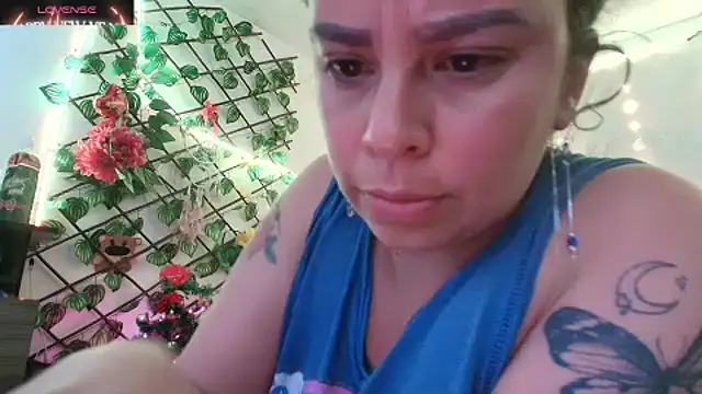 Snapshot of elektra_32 chatting on 5, 1, 2025 elektra 32 online show from 5, 1, 2025
