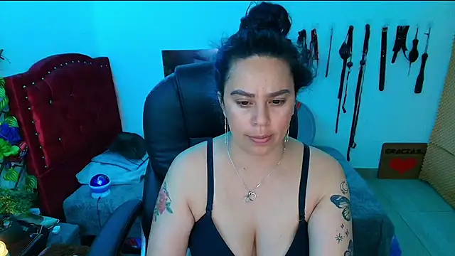 Snapshot of elektra_32 chatting on 3, 3, 2025 elektra 32 online show from 3, 3, 2025