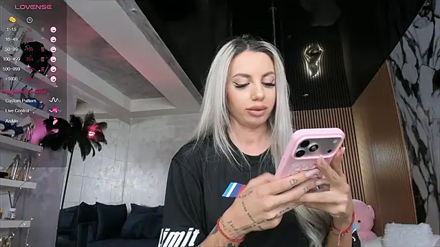 LisaAkira online show from 22, 3, 2026