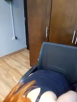 jnilu1227 online show from 4, 1, 2025