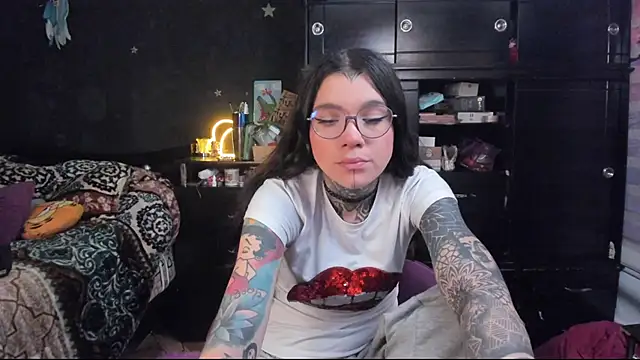 Snapshot of Lilmarieee chatting on 5, 3, 2025 Lilmarieee online show from 5, 3, 2025