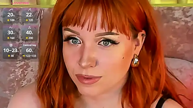 Snapshot of RoseRoxy chatting on 23, 12, 2025 RoseRoxy online show from 23, 12, 2025