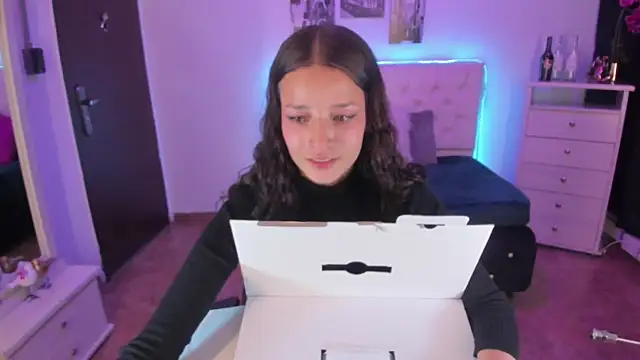 Amaia Daniells online show from 16, 12, 2024