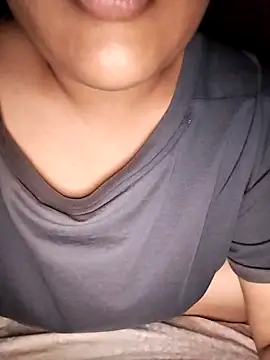 Snapshot of Annerae chatting on 18, 12, 2025 Annerae online show from 18, 12, 2025