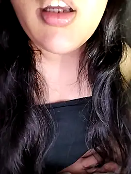 Snapshot of Annerae chatting on 13, 4, 2026 Annerae online show from 13, 4, 2026