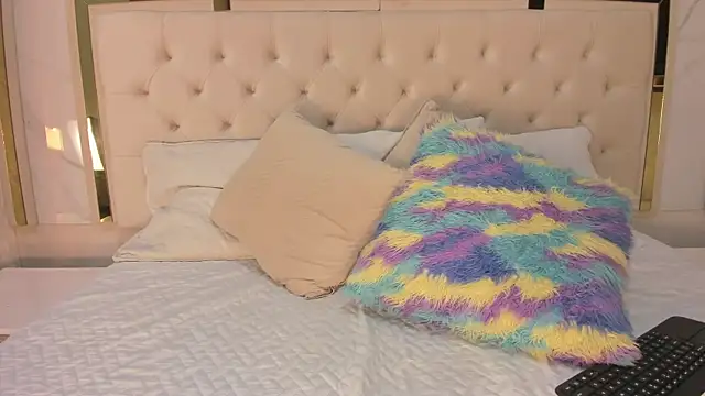 Meghan stonne  online show from 30, 11, 2025