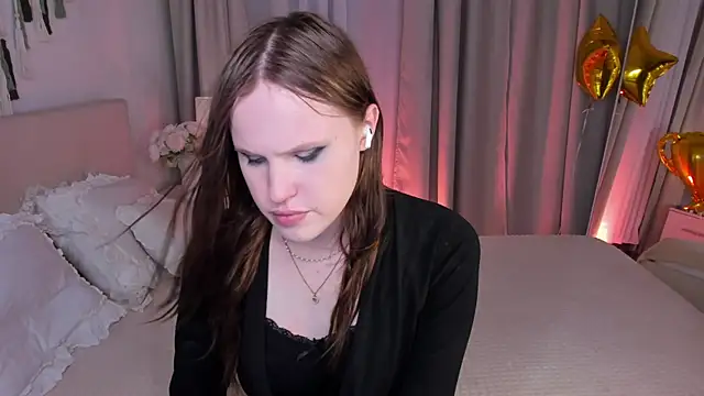 Snapshot of EffieMinki chatting on 30, 6, 2026 EffieMinki online show from 30, 6, 2026