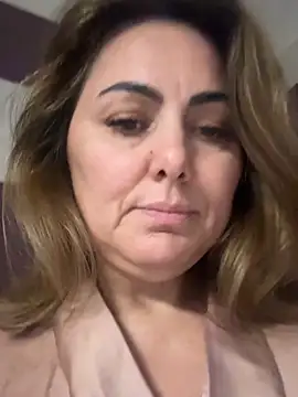 Snapshot of Emma_roqueen chatting on 4, 3, 2026 Emma roqueen online show from 4, 3, 2026