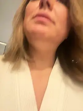 Snapshot of Emma_roqueen chatting on 18, 3, 2026 Emma roqueen online show from 18, 3, 2026