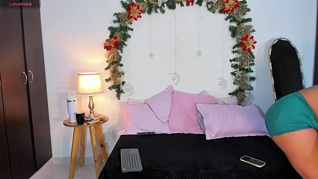 Snapshot of SarahCinnamon- chatting on 9, 1, 2026 SarahCinnamon- online show from 9, 1, 2026