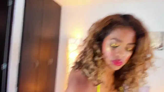 Snapshot of SarahCinnamon- chatting on 7, 2, 2026 SarahCinnamon- online show from 7, 2, 2026