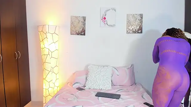 Snapshot of SarahCinnamon- chatting on 10, 2, 2026 SarahCinnamon- online show from 10, 2, 2026